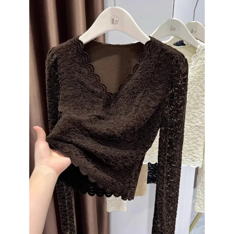深咖色超好看蕾丝v领打底衫女2025新款提花内搭气质加绒修身上衣