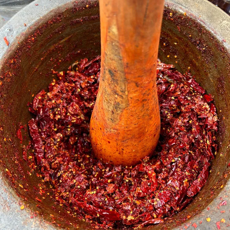 湘西手工擂辣椒油辣椒香辣可口拌饭拌面