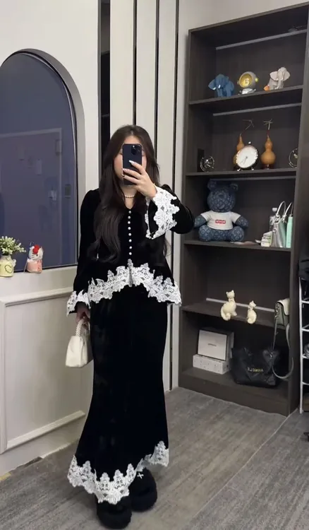 2025秋冬季新款复古法式轻奢风高级垂感蕾丝上衣+半裙套装1791