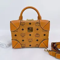 95新 MCM MCM 干邑色老花盒子单肩包底长19 L603