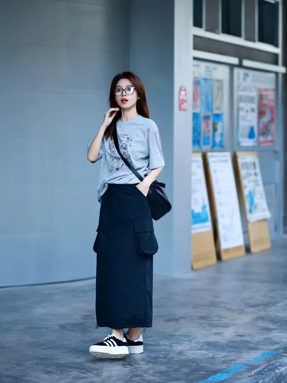 2025秋季新款狗狗印花灰色短袖t恤设计感小众上衣百搭工装半身裙