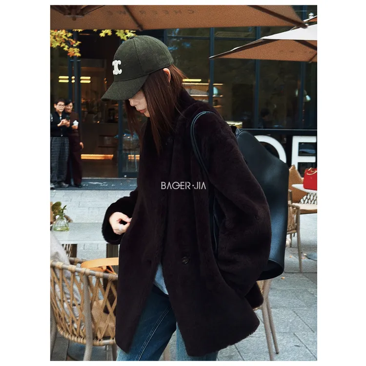 18-宝儿家含幂BI18825411冬季澳洲美利奴羊皮毛一体轻薄保暖外套