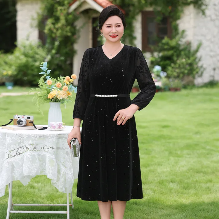 高档气质连衣裙妈妈秋季新款丝绒裙子中老年洋气亮片高贵时尚长裙