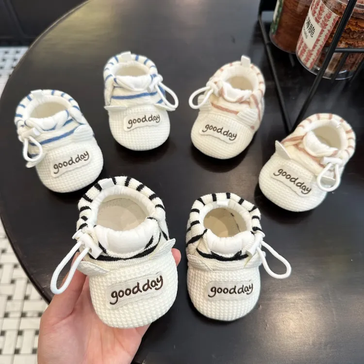 6-12月男女宝宝软底鞋春秋季新生婴儿鞋0-3月防掉学步前鞋护脚软