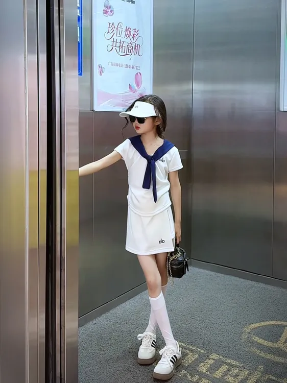 女童夏装2025新款中大童女孩时尚洋气高级感披肩短袖T恤套装裙