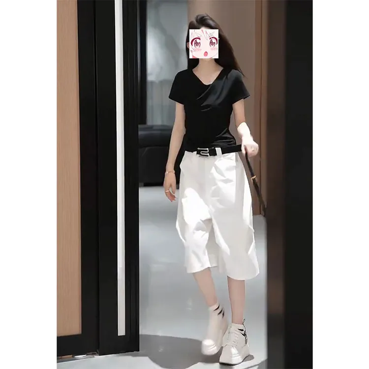 显瘦气质辣妹风穿搭夏季时尚不规则设计感短袖T恤中裤子减龄套装