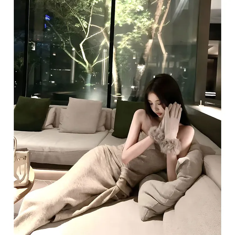 ins法式古早感美女性感抹胸裙子女2025秋季新款修身长款连衣裙女