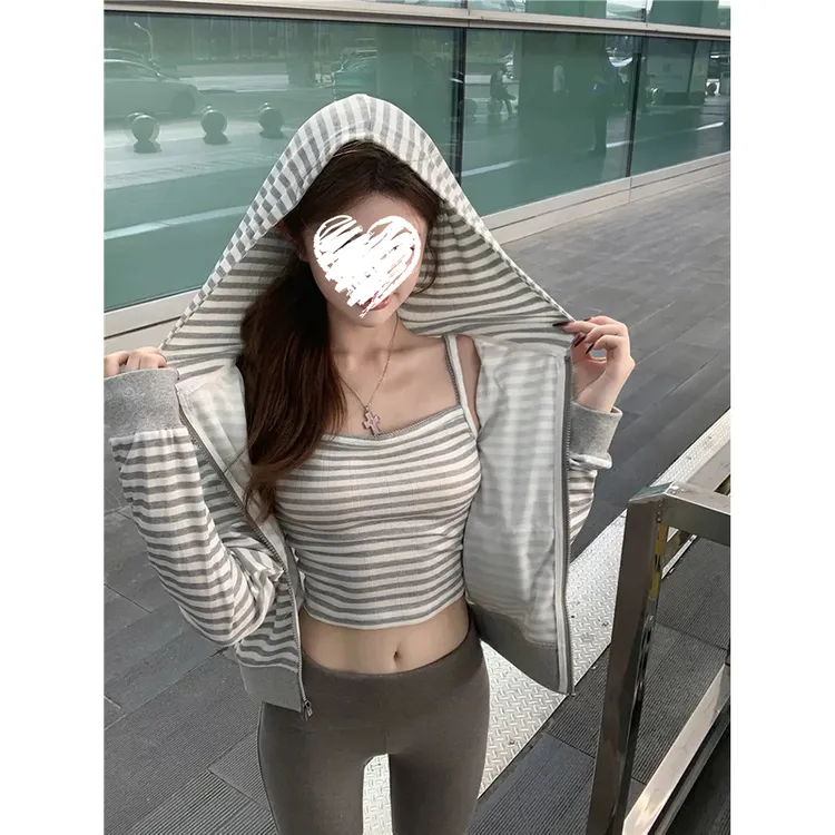 条纹连帽短款卫衣女+春秋薄款吊带  60306