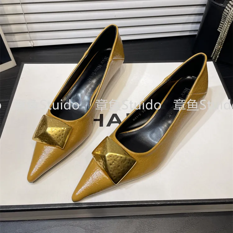 3cm法式尖头高跟鞋2025秋季新款高级感金属扣浅口细跟单鞋女鞋