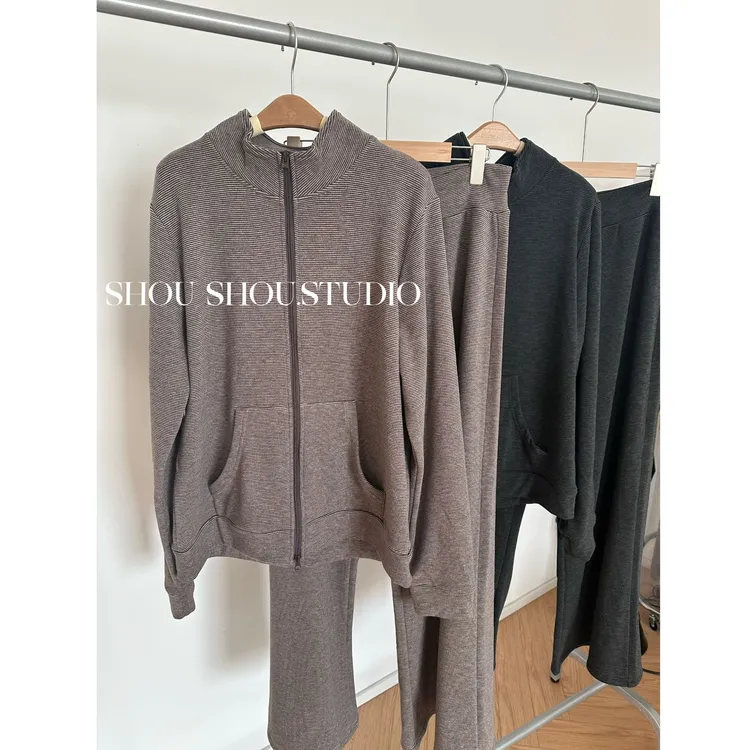 【瘦瘦】大码立领拉链撞色条纹上衣+高腰垂感裤休闲套装S02120