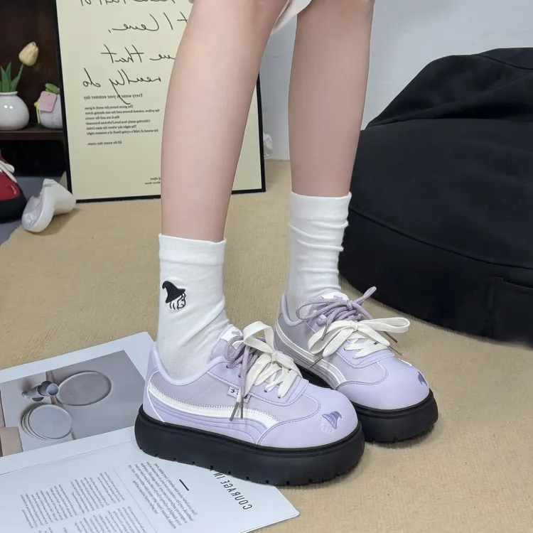 巫六七潮鞋女学生百搭圆头面包鞋休闲板鞋通勤厚底百搭港风板鞋