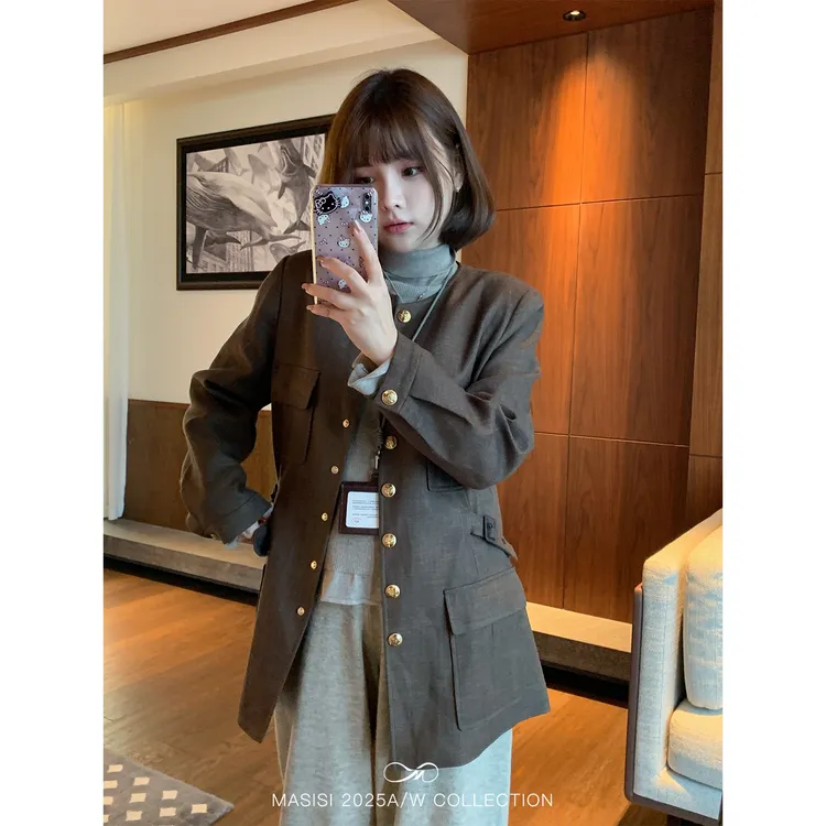 马西西大码女装老钱风气质金扣工装外套冬季胖mm显瘦正肩长袖上衣