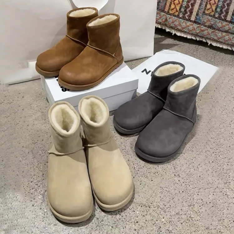 诗歌兰女靴2025冬季新品厚底圆头复古时尚休闲保暖羊毛雪地靴短靴