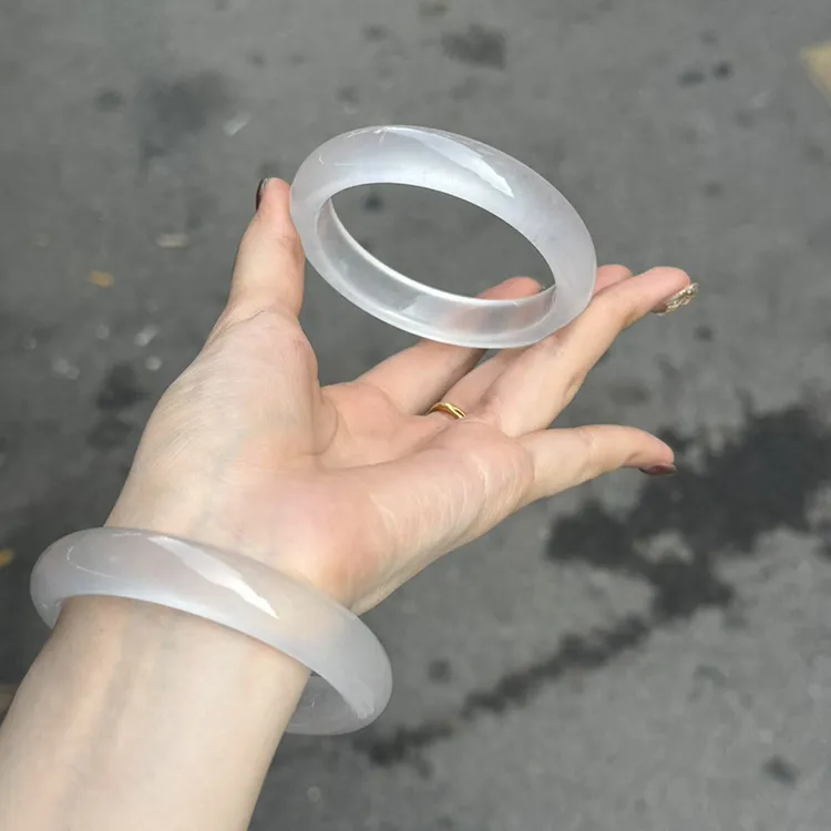 高冰货头白月光扁条手镯女款石英岩玉白冰正圈玉石镯子