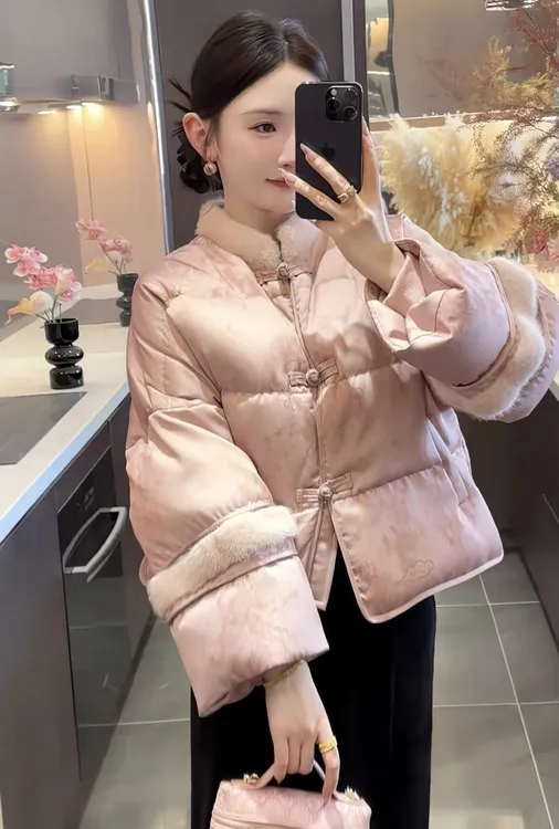 2025新中式盘扣毛领国风羽绒服外套女冬季新款气质白鸭绒短款唐装