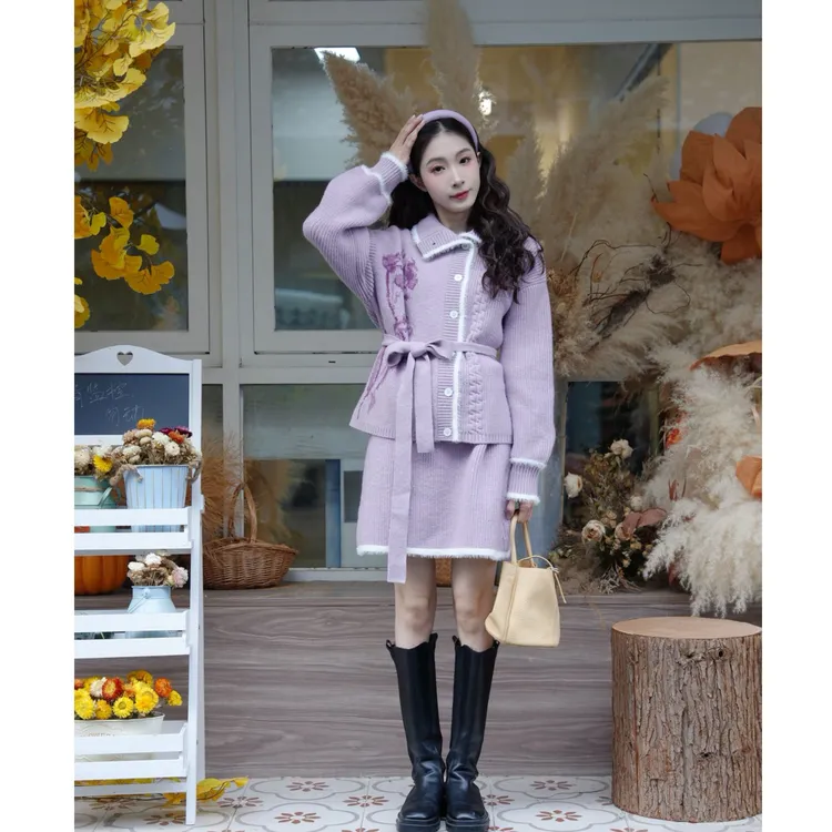 两三事薄黛初霜梵高文艺冬季新款毛巾绣拼色毛绒边毛织两件套装