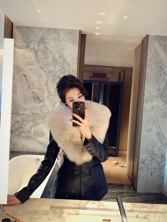 金南一修身型黑色厚款女款中长款狐狸毛领环保皮外套
