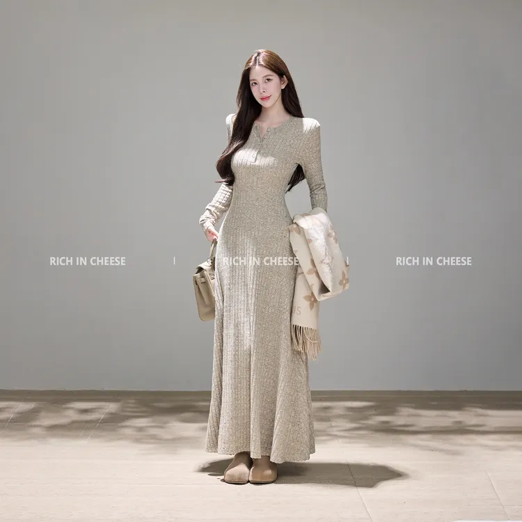 舒胡蕾 韩漫天菜【撒银细闪版】秋冬磨毛坑条针织气质收腰连衣裙