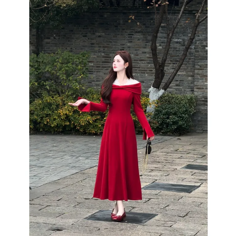 【罗曼】<77>撞色蕾丝拼接一字型毛绒感收腰连衣裙XMZH10928