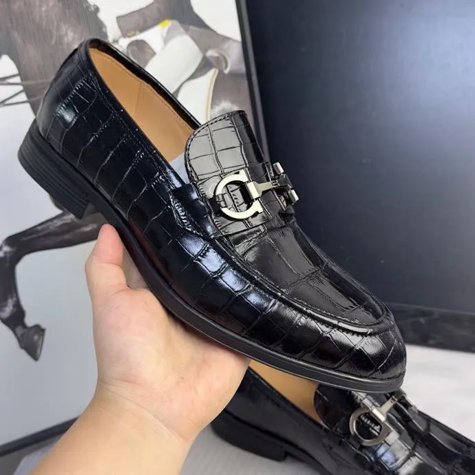 休闲鳄鱼皮鞋橡胶底