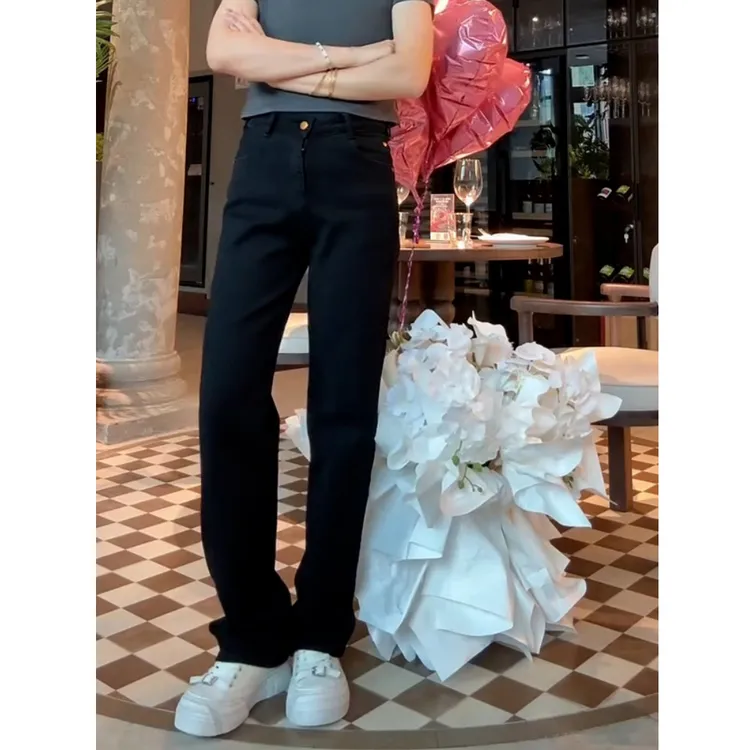 黑色弹力窄版直筒牛仔裤女2025秋季梨形身材大码高腰修身显瘦长裤