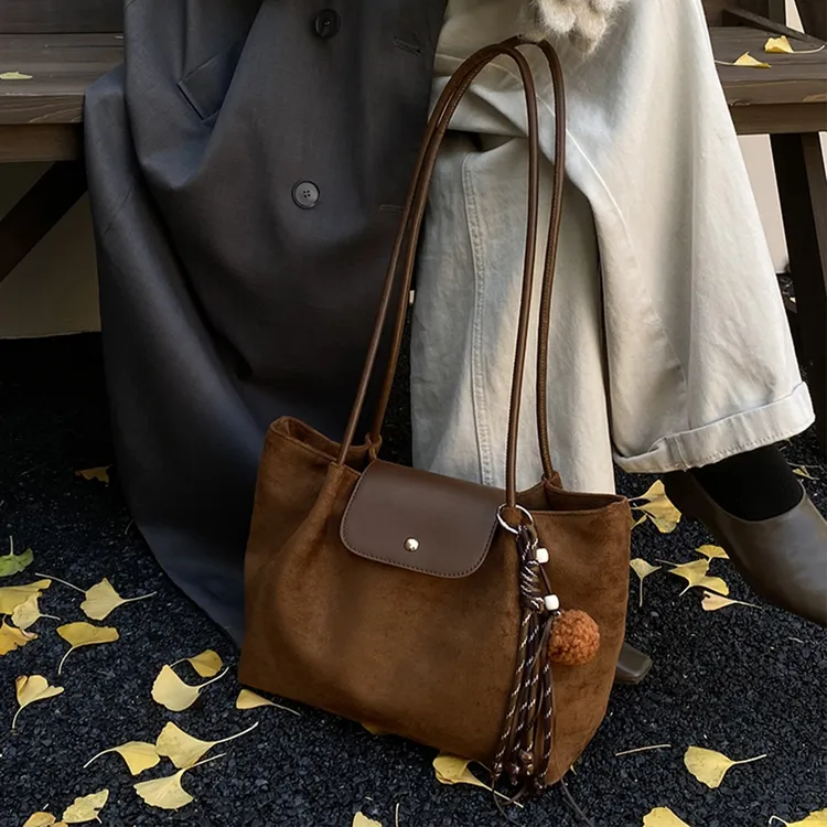 大容量麂皮绒包包女秋冬季2025新款百搭单肩包休闲上班通勤托特包