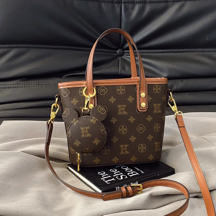 高级感水桶包包女2025新款潮时尚菜篮子手提包休闲百搭单肩斜挎包