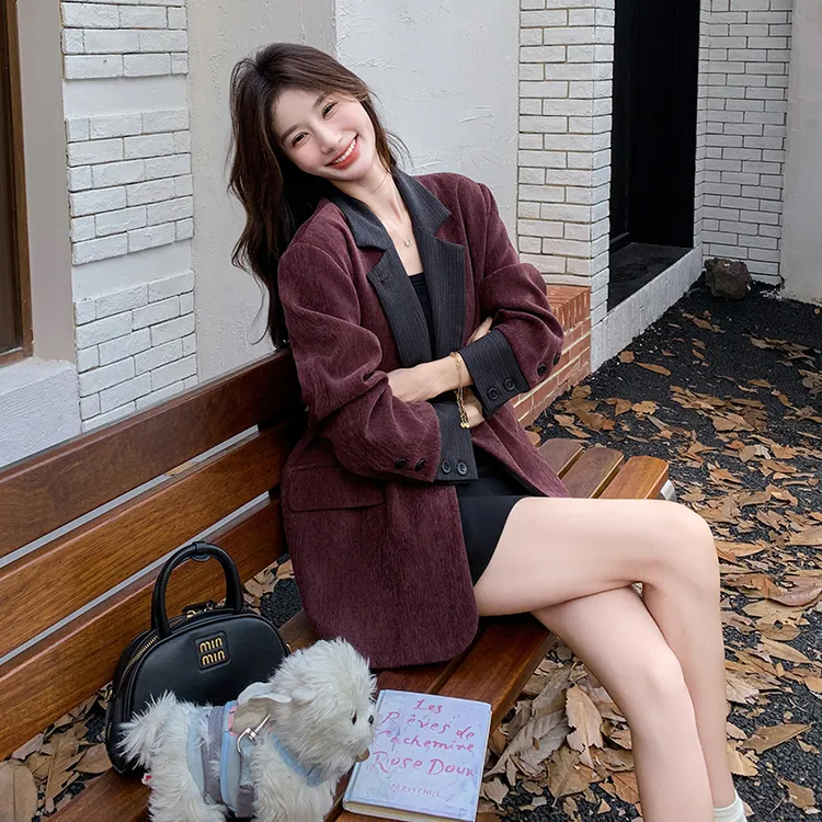 安可拉红高级感炸街撞色西装外套女2025春新款时尚气质轻熟风西服