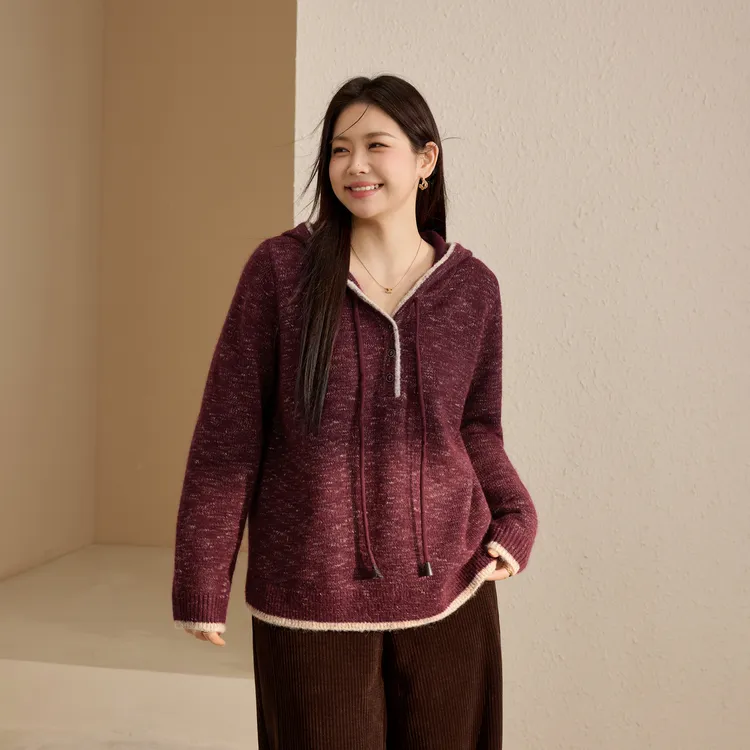 【含绵羊毛】纤莉秀大码女装流光风撞色设计感花纱毛衣帽衫QK4470