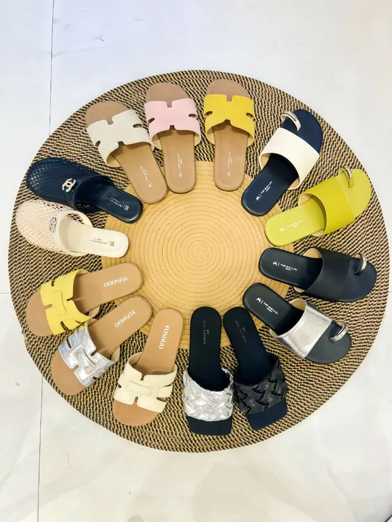 夏季清仓抄底精品女鞋休闲小香风软底镂空网红拖鞋