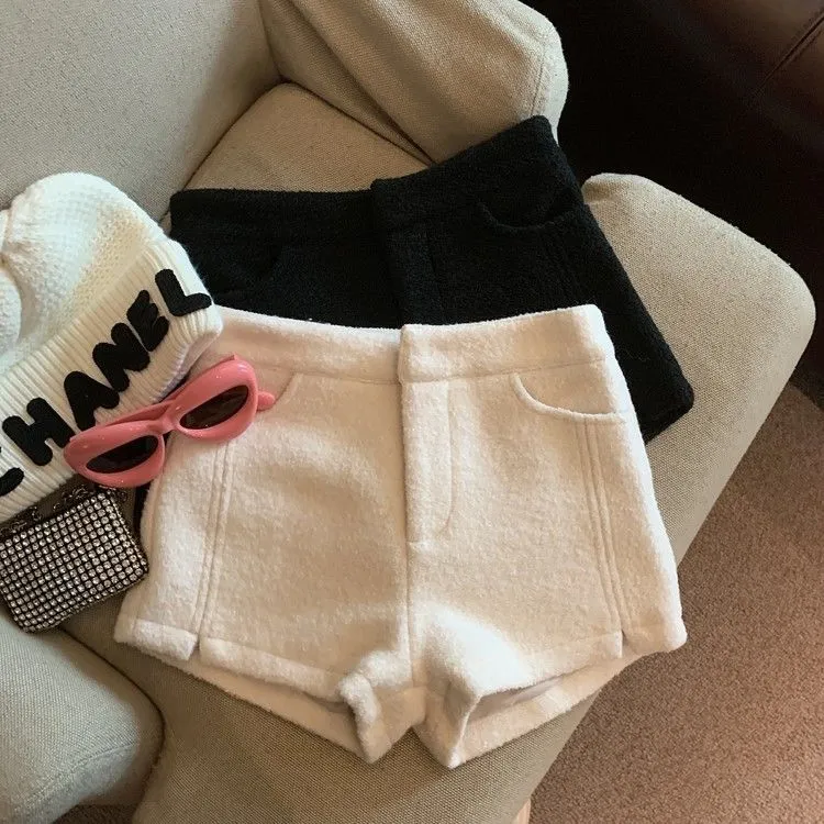 2025年秋冬新款气质复古高腰毛呢短裤女气质百搭显瘦直筒裤