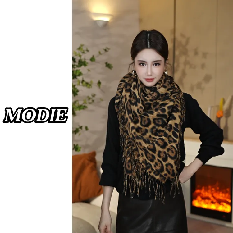 豹纹1.3m*1.3m大方巾时尚女士秋冬气质保暖流苏披肩加厚围脖围巾