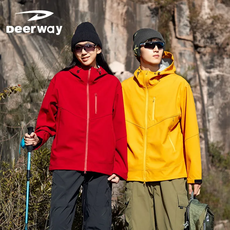 德尔惠情侣户外加厚保暖软壳冲锋外套徒步登山服防风防水运动外套