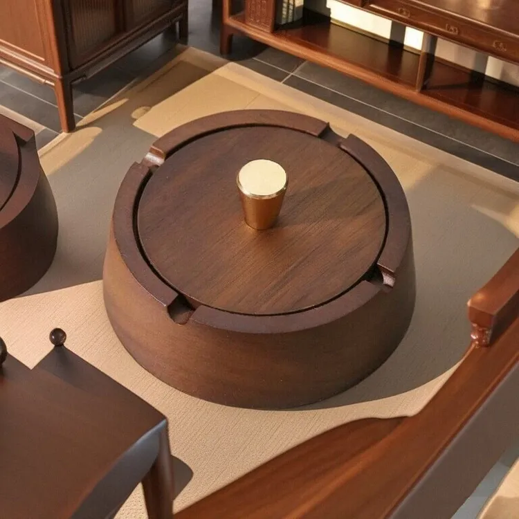 高档轻奢实木带盖防飞灰胡桃木烟灰缸新中式设计家用酒店办公适用