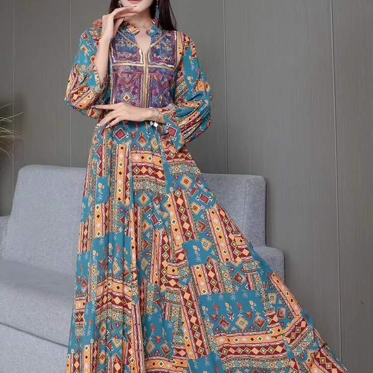 中东刺绣V领波西米亚民族风连衣裙印花大码宽松显瘦复古大摆裙子