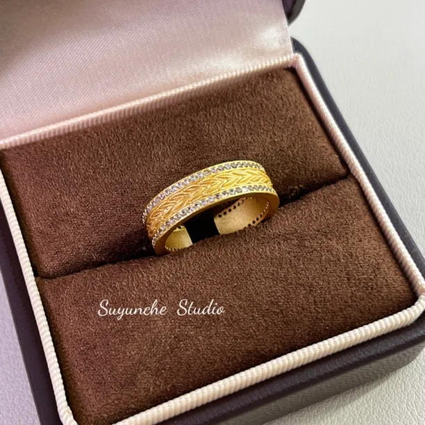 铜合金合成锆石戒指 Suyunche2629轻奢atlas纹路别致法式活口戒指