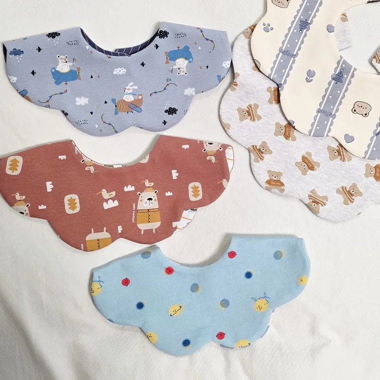 韩版婴儿围嘴宝宝花瓣口水巾双面可旋转360柔软透气防吐奶