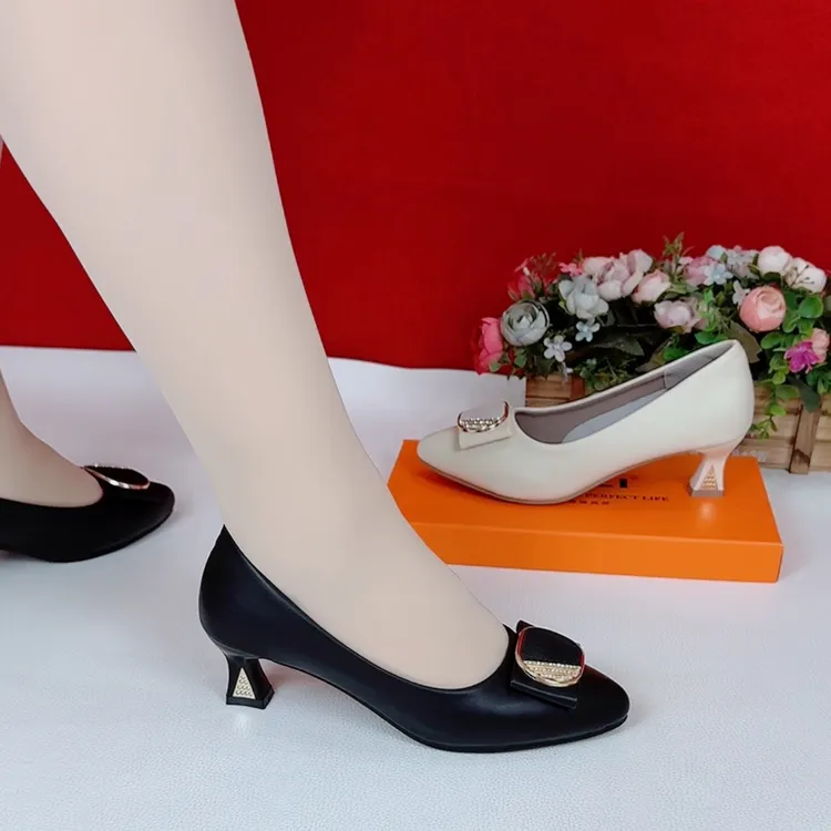 新款3公分酒杯跟百搭四季浅口小单鞋韩版细跟尖头气质单鞋仟1553