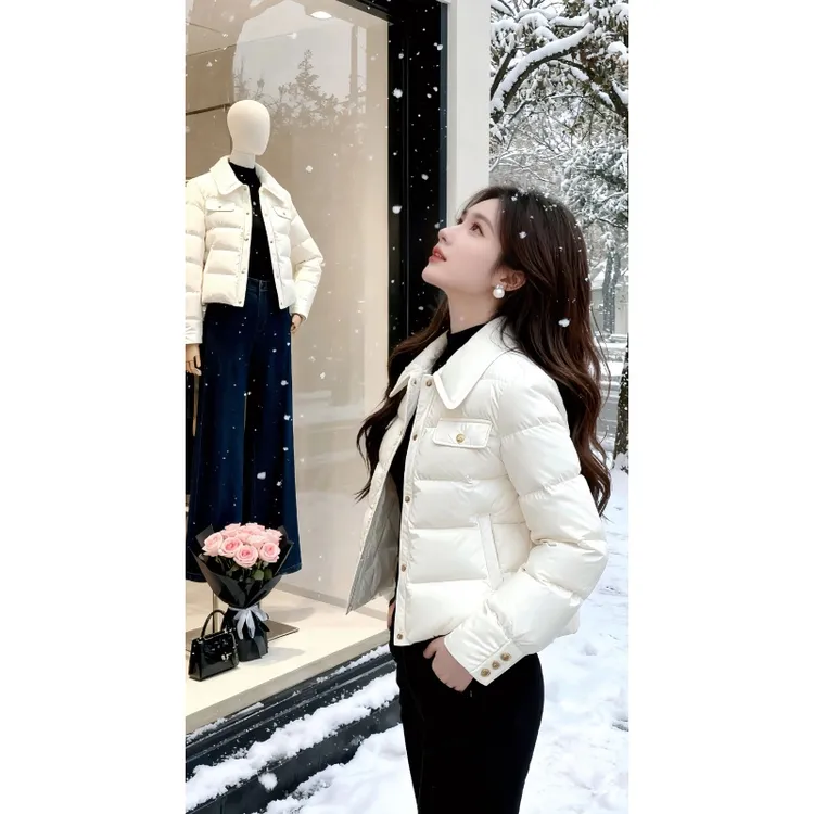 2025超好看气质保暖短款厚外套白色金扣小香风翻领白色棉服女冬装