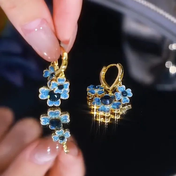 铜合金合成锆石耳饰 蓝锆石花朵耳钉女轻奢高级感气质大气耳环