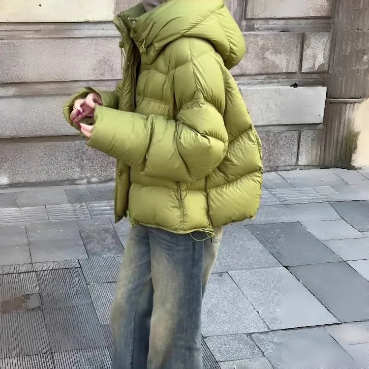 泡芙龟背绿色短款羽绒服女2025冬季新款休闲白鸭绒连帽面包服外套