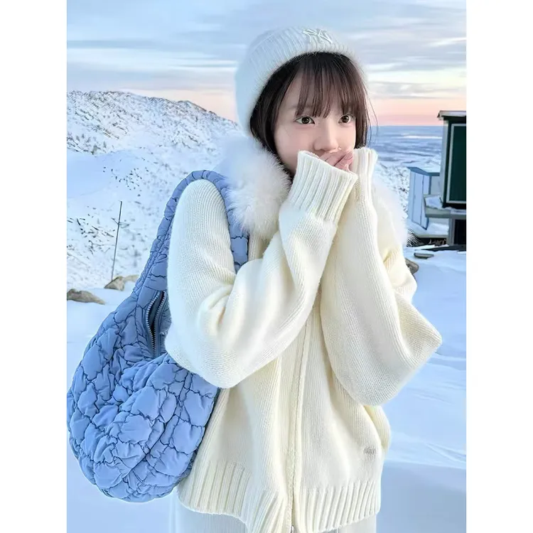 米白色毛领连帽毛衣外套女2024新款秋冬高级感超好看针织开衫上衣