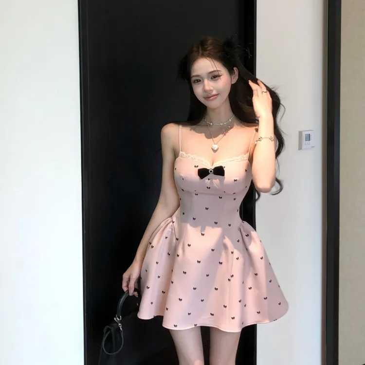 甜辣妹蝴蝶结印花吊带连衣裙女夏季纯欲收腰短裙带胸垫修身蓬蓬裙