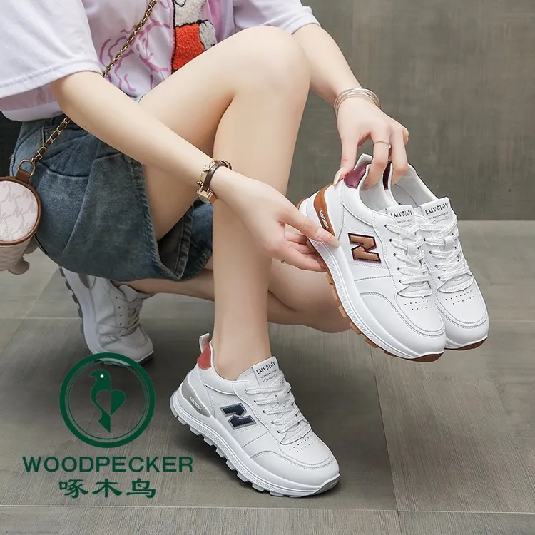 啄木鸟新款真皮面休闲搭百运动老爹鞋女厚底小白鞋女鞋跑步健步鞋