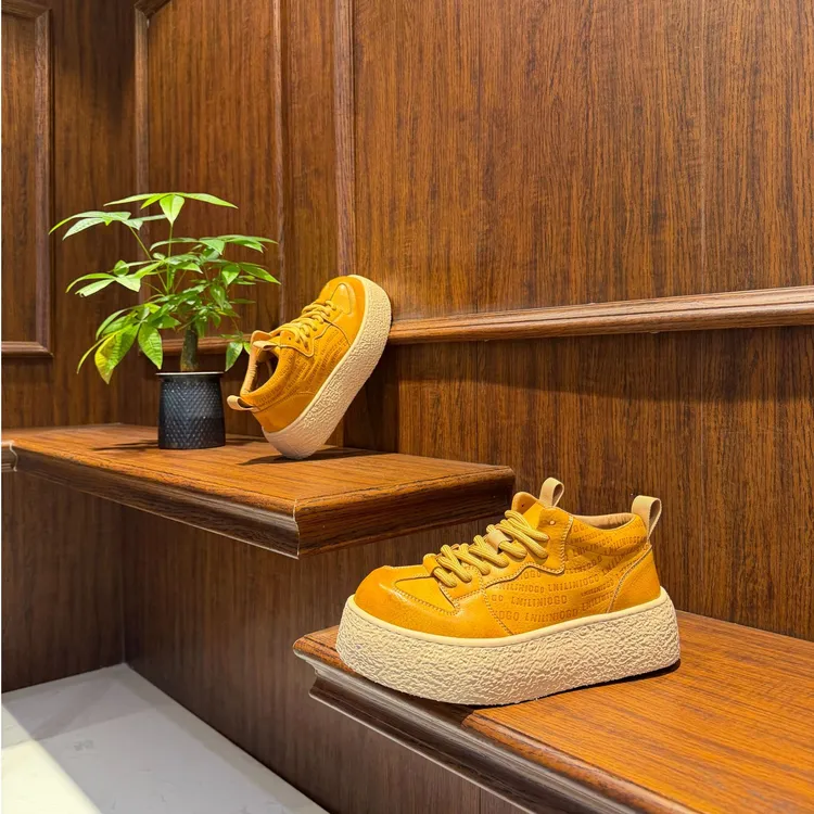 男鞋新款皮面时尚复古做旧印花厚底轻便百搭耐磨舒适运动休闲潮鞋