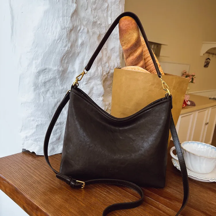 包包女新款2025年秋冬高级质感简约百搭休闲单肩斜挎大容量托特包