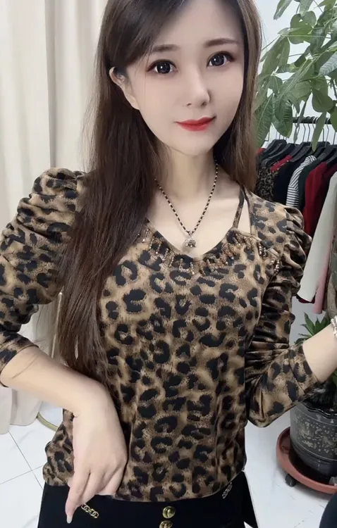 性感豹纹磨毛T恤修身时尚秋冬款网红洋气上衣网红内搭长袖打底衫