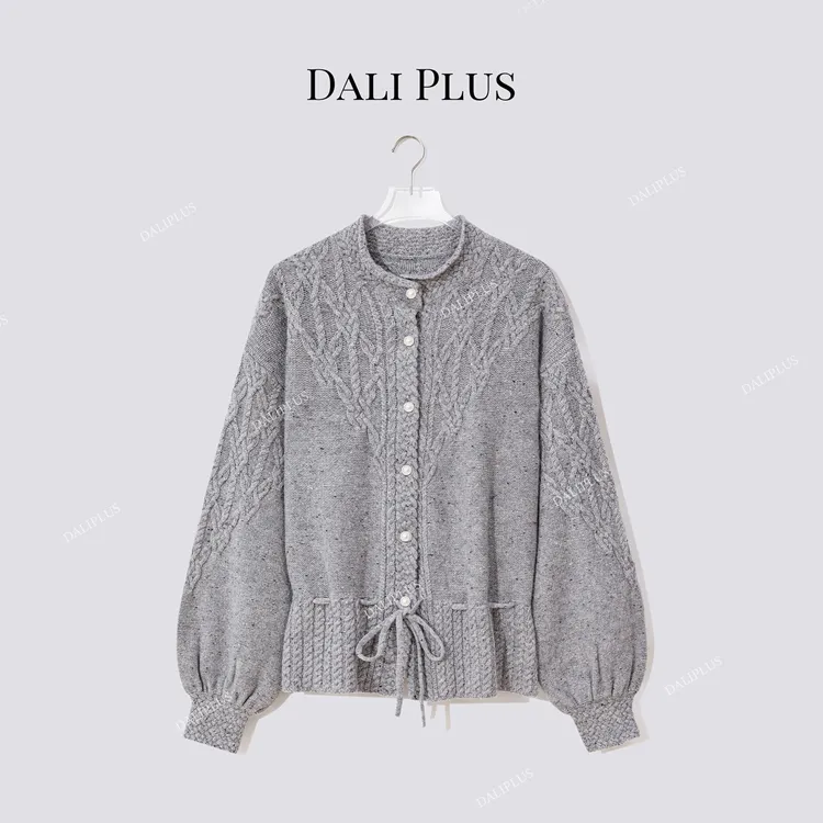 DALI PLUS“重磅绵羊毛维亚开衫”系带收腰绞花针织衫-D5MM3260