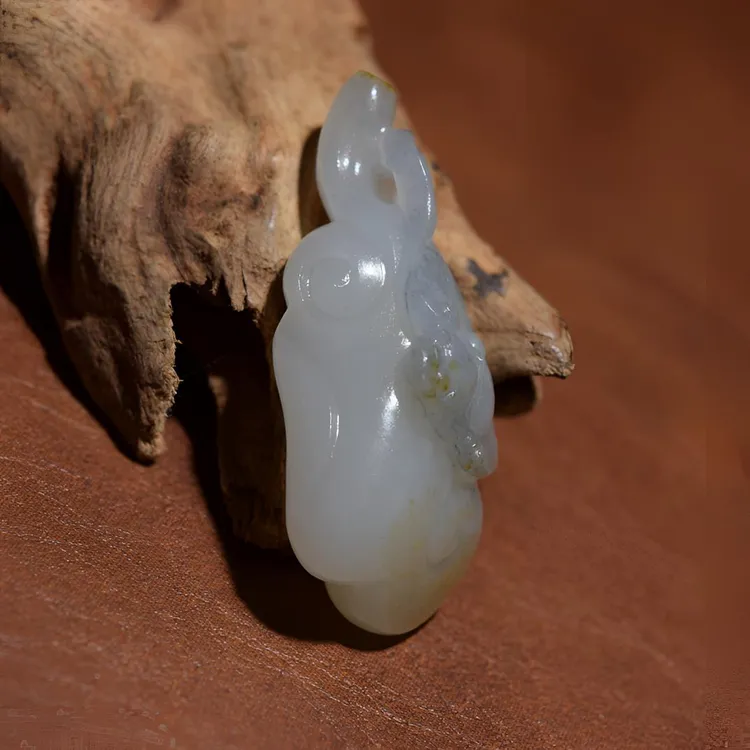 新疆和田玉青花肉白如意．福到、福来挂件