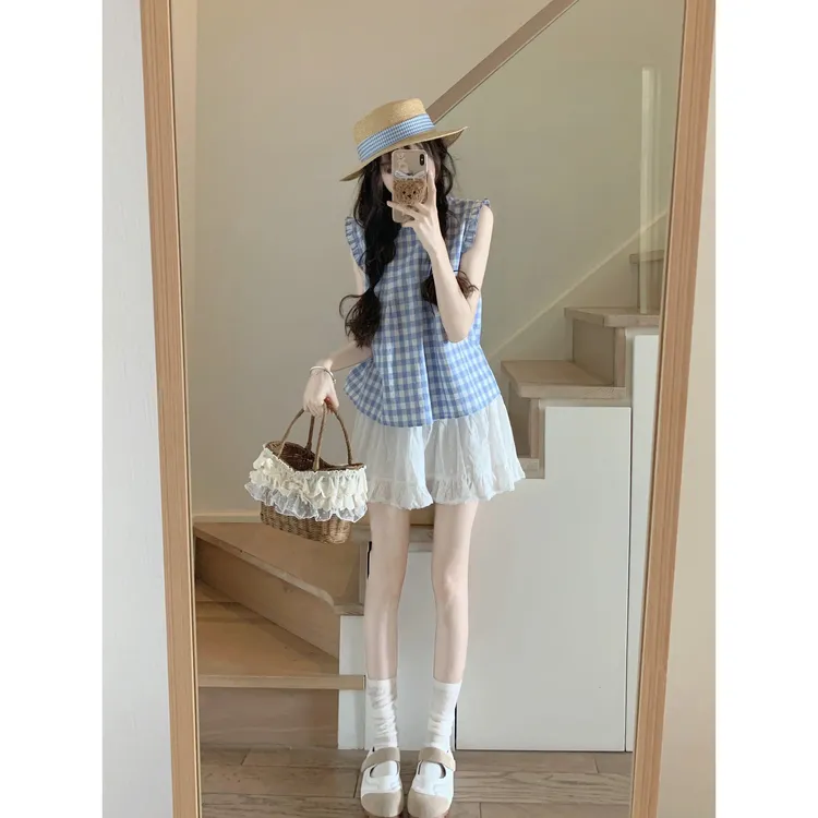 甜美时尚夏季蓝色格子小衫背心白色刺绣蕾丝短裙两件套
